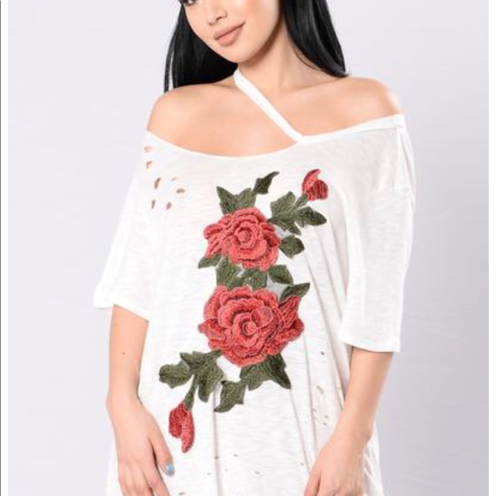 FASHION NOVA ROSE TEE - Picture 2 of 4